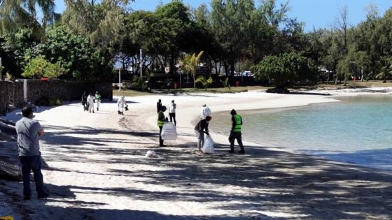 Blue Bay est ouverte au public : des opérateurs ferment