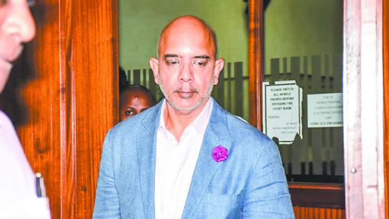 Arrêté pour complot, Sanjiv Ramdanee, le beau-frère de Pravind Jugnauth, a été libéré sous caution mercredi 3 décembre.