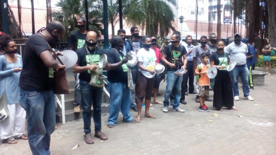 Jardin de la Compagnie : protestation symbolique de ReA et concert de casseroles 