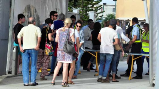 Présidentielle française à Maurice : ambiance bon enfant aux abords des bureaux de vote