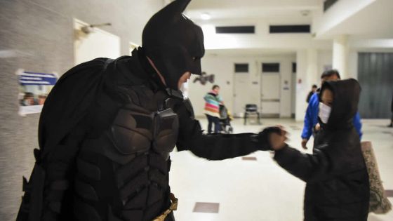 Un Batman argentin au chevet d'enfants malades