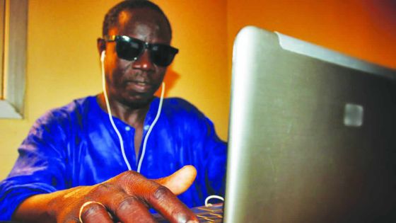 Poste de téléphoniste: Souffrant de déficience visuelle il cherche un emploi