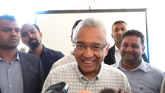 «Je suis un homme de terrain et je continue de l’être», dit Pravind Jugnauth en visite à Fond-du-Sac et à Cottage