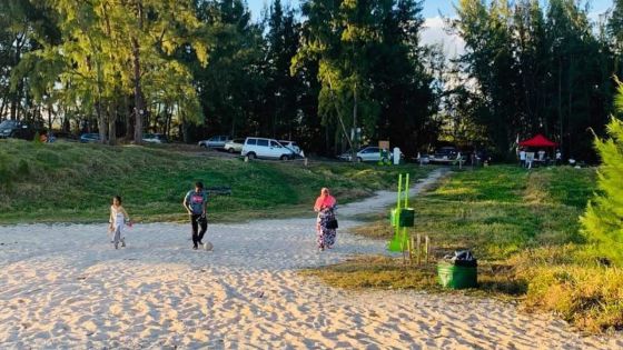 Pomponette ne sera pas proclamée plage publique de sitôt