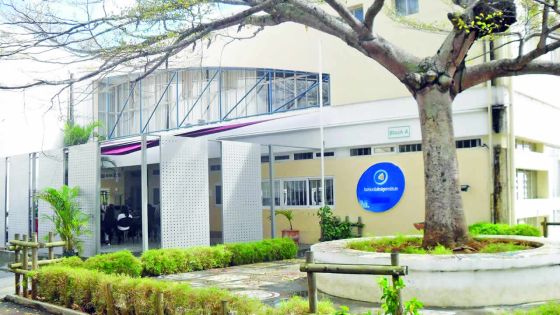 Travail et études incompatibles : pour décrocher son diplôme elle doit être présente en classe