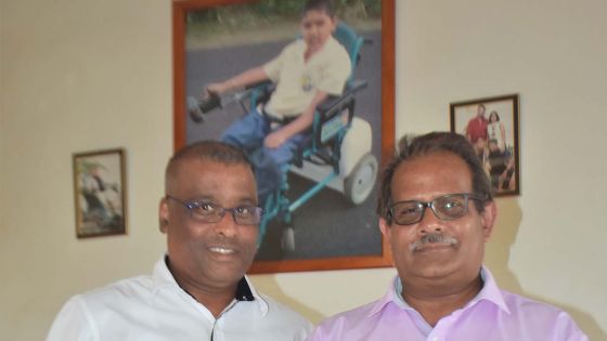 Le combat de son père pour ceux souffrant de dystrophie musculaire : pour que la memoire de Yogeesh reste vivante 