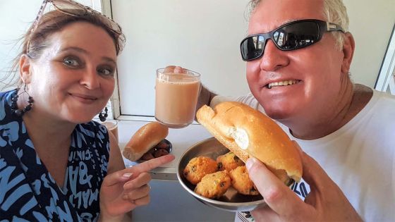 Bryan discovers world : un couple sud-africain à la découverte des plats mauriciens 