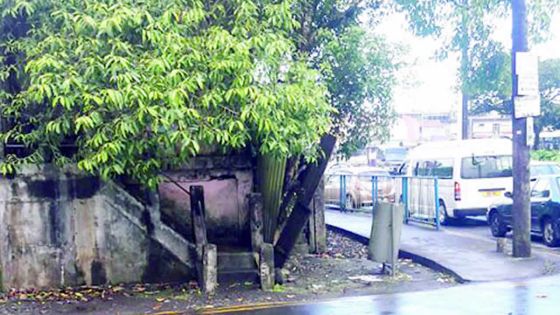 Maison abandonnée à Curepipe : la mairesse sollicite la police