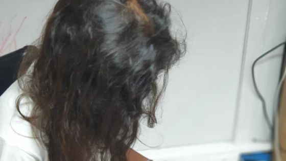 Soupçons de massage illégal sur la plage : arrêtée alors qu’elle appliquait de l’huile solaire sur une touriste