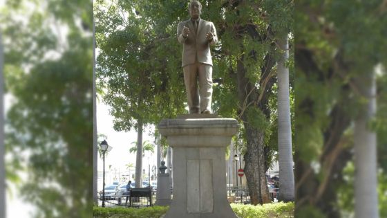 Vandalisme : la plaque commémorative de la statue de Sir Satcam Boolell volatilisée 