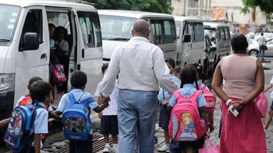 Hausse des prix du carburant : le tarif des vans scolaires augmentera de Rs 100 à Rs 200