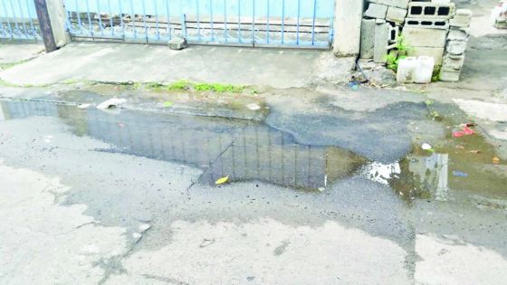 Tuyau endommagé à la rue Sivananda, Port-Louis