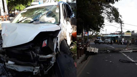 Grand-Baie : une voiture dérape et percute un pylône