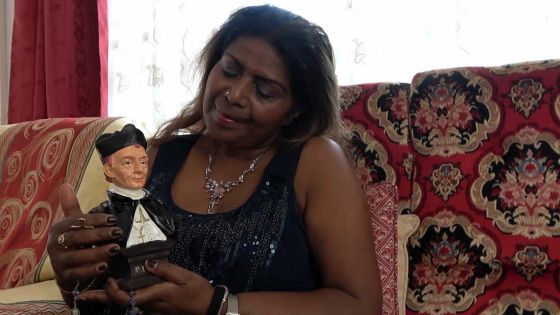 Célébrer en chantant  le sega : dévotion pour le père Laval