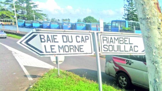 Route 197 dans le Sud : Autobus bondés, passagers à bout de course