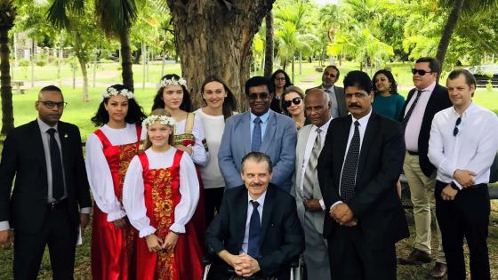 À Les Salines : ballade d’Alexandre Pouchkine au Jardin Robert Edward Hart