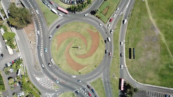 Construction de fly-overs : le tronçon entre le rond-point Pont Fer et de Dowlut fermé à la circulation