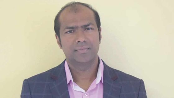 Vinaye Ancharaz, économiste : «L’injection de liquidités dans la masse monétaire va provoquer une flambée des prix»