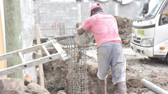 Ciment et barres de fer : l’État envisage de contrôler les prix