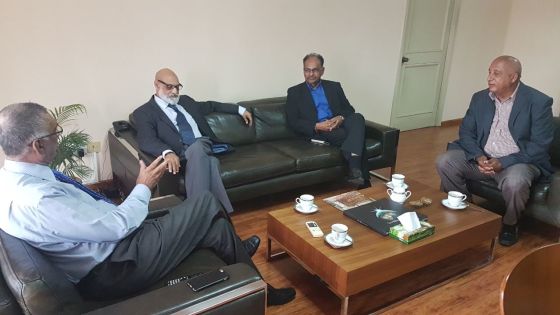 Alan Ganoo : «Presque la moitié de nos banderoles et affiches a disparu»