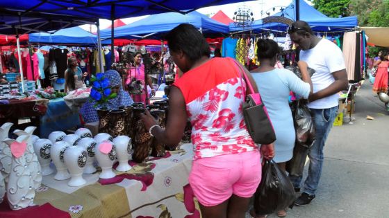 Urban Terminal à la gare Victoria : délocalisation des marchands de la place Decaen