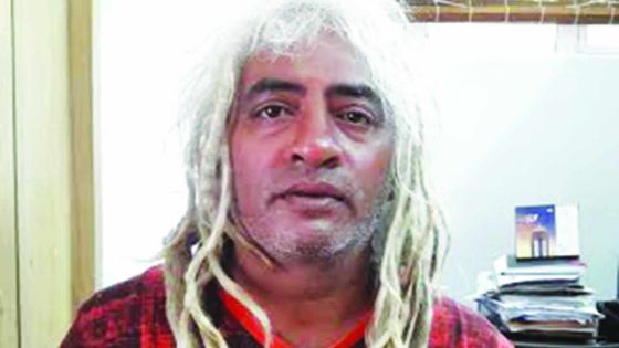 Il aide une enfant en difficulté : le bon samaritain rabroué par les vigiles de l’hôtel