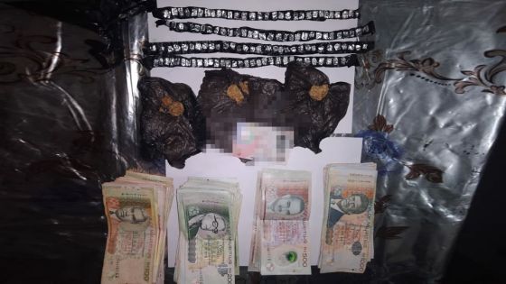 De l'héroïne et Rs 70 000 saisies sur un Quatrebornais