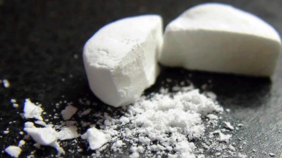 Deux présumés trafiquants coffrés avec de la drogue synthétique