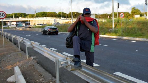 Station de métro de Palmerston Phoenix : des difficultés pour traverser la route