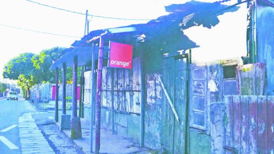 À La Caverne : la propriétaire sommée de rénover ou démolir un bâtiment délabré