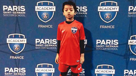 Au Parc des Princes ce dimanche : le Mauricien Damien Amaury accompagnera l’arbitre du match PSG-Nice