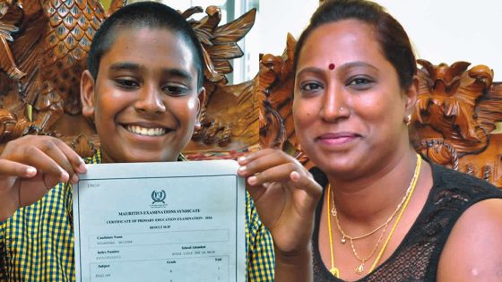 Malvoyant et handicap aux pieds : Naissen brille au CPE grâce à sa belle-mère