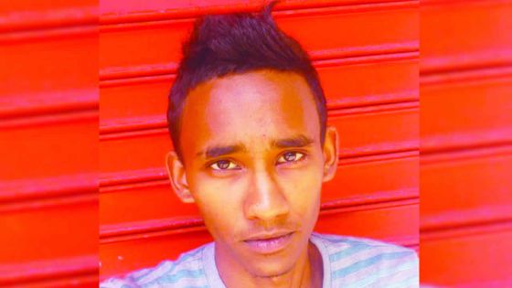 Accident fatal : un adolescent de 16 ans meurt après une chute à moto