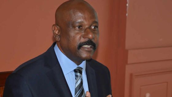 Joe Lesjongard, ministre du Tourisme : «Le ciel touristique mauricien n’est pas aussi bleu»