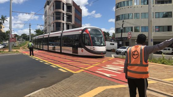 À Beau-Bassin : une collision entre le tramway et une voiture évitée de justesse