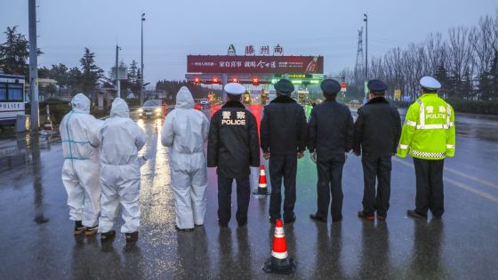 Chine : privé d'anniversaire pour cause de virus, il menace de s'immoler par le feu