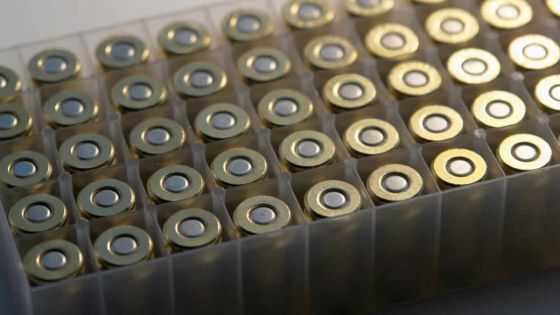 Enquête policière ouverte : 22 balles trouvées dans un des coffres-forts d’une banque