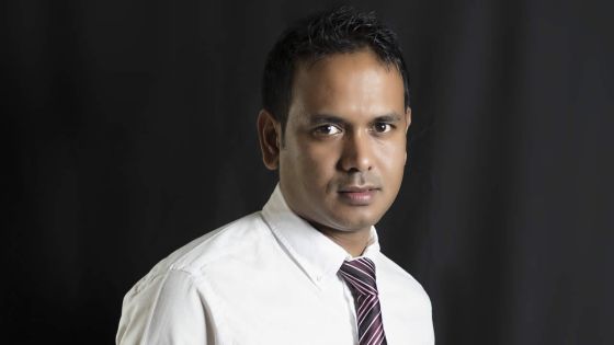 Rajiv Seeras : the journey of an engineer into literary world 