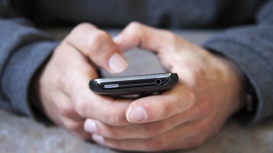 Des SMS menaçants lui coûtent Rs 15 000