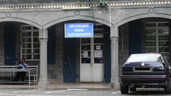 À Baie-du-Tombeau : torse nu, deux jeunes attaquent et détroussent un opérateur