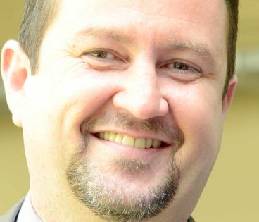 Brian Glover : «La loi dit que tant qu’il n’y a pas de remplaçant, j’ai l’obligation de continuer de travailler»