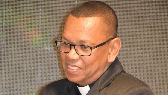 Covid-19 Bill et Quarantine Bill : le père Veder lance un message aux dirigeants du pays