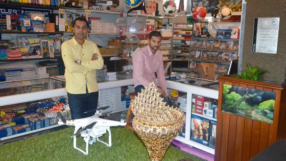 Entrepreneuriat : le bel exemple de solidarité familiale des frères Jundoo