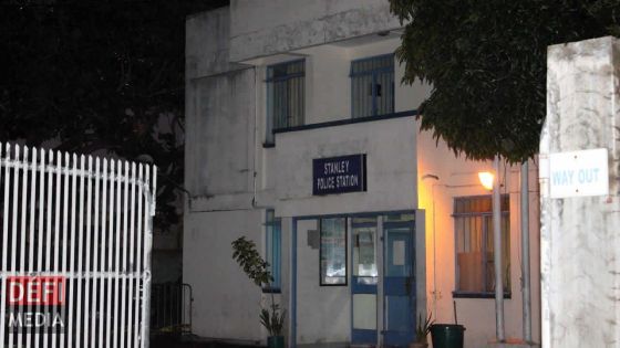 Un homme de 70 ans retrouvé mort chez lui à Stanley, le corps portait des traces de brûlures