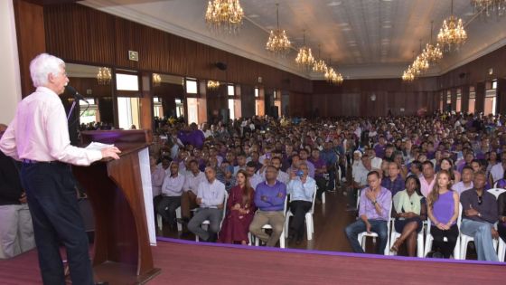 Bérenger : «Zorro li pena la fors ek kouraz pou al tousel dan eleksion. Li oblize al rod coup de main anba coq la»