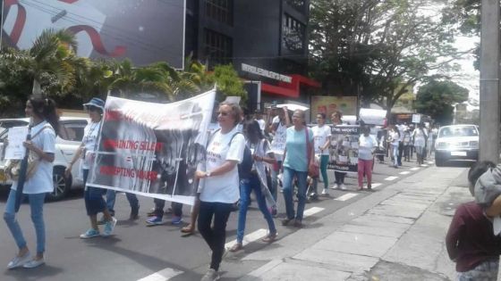 Rose-Hill : marche contre la cruauté envers les chiens 