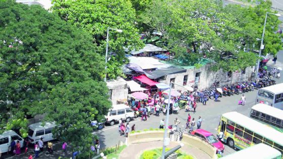 Metro Express : les marchands de la place Decaen devront encore migrer