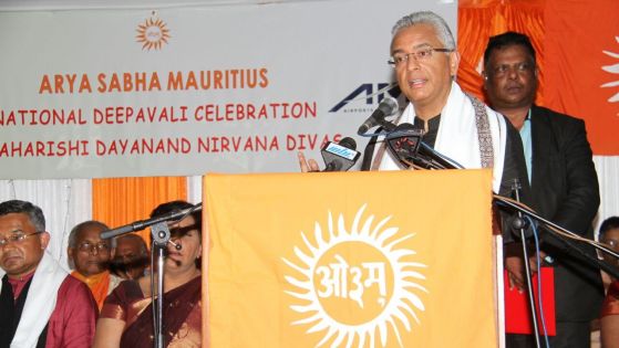 Pravind Jugnauth : «Ena dimun ki envi met baton dan larou»