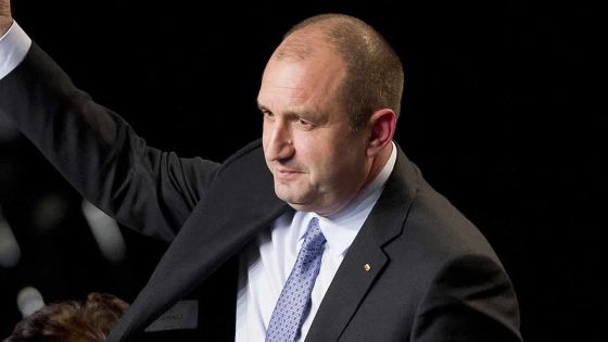 Bulgarie: un nouveau président russophile bouscule le jeu politique