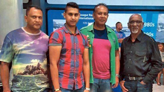 Manchester United vs Liverpool – La famille Bhikoo : rivalité étalée sur trois générations